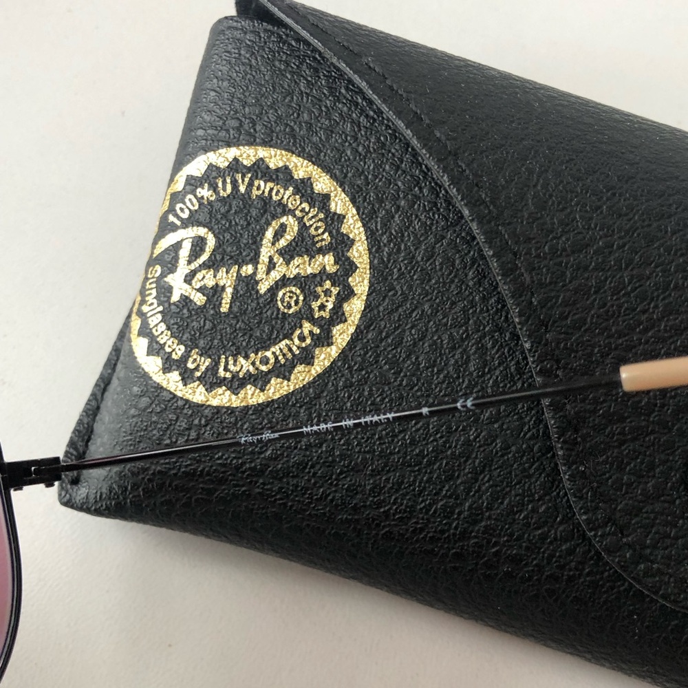 Ray-Ban Classic Aviators - Picture 3 of 5